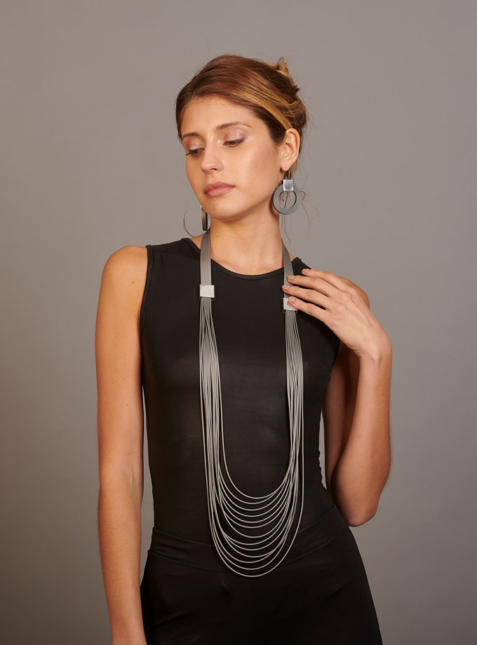 Collar Hilos Gris - Imagen 5
